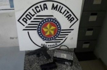 PM detém suspeitos de roubar carro