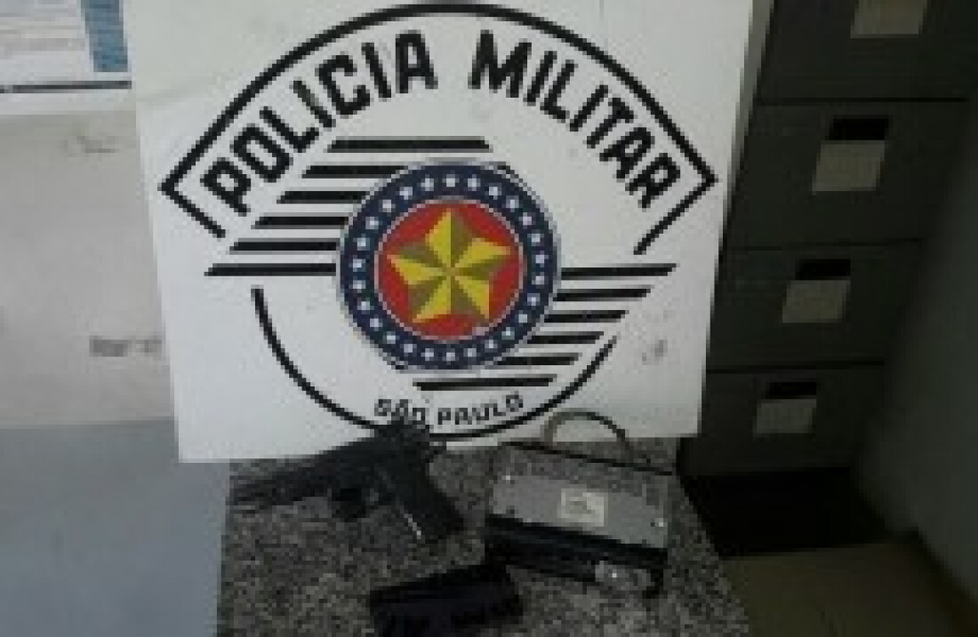 PM detém suspeitos de roubar carro