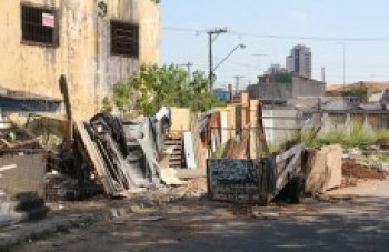 Marginal do Una segue largada