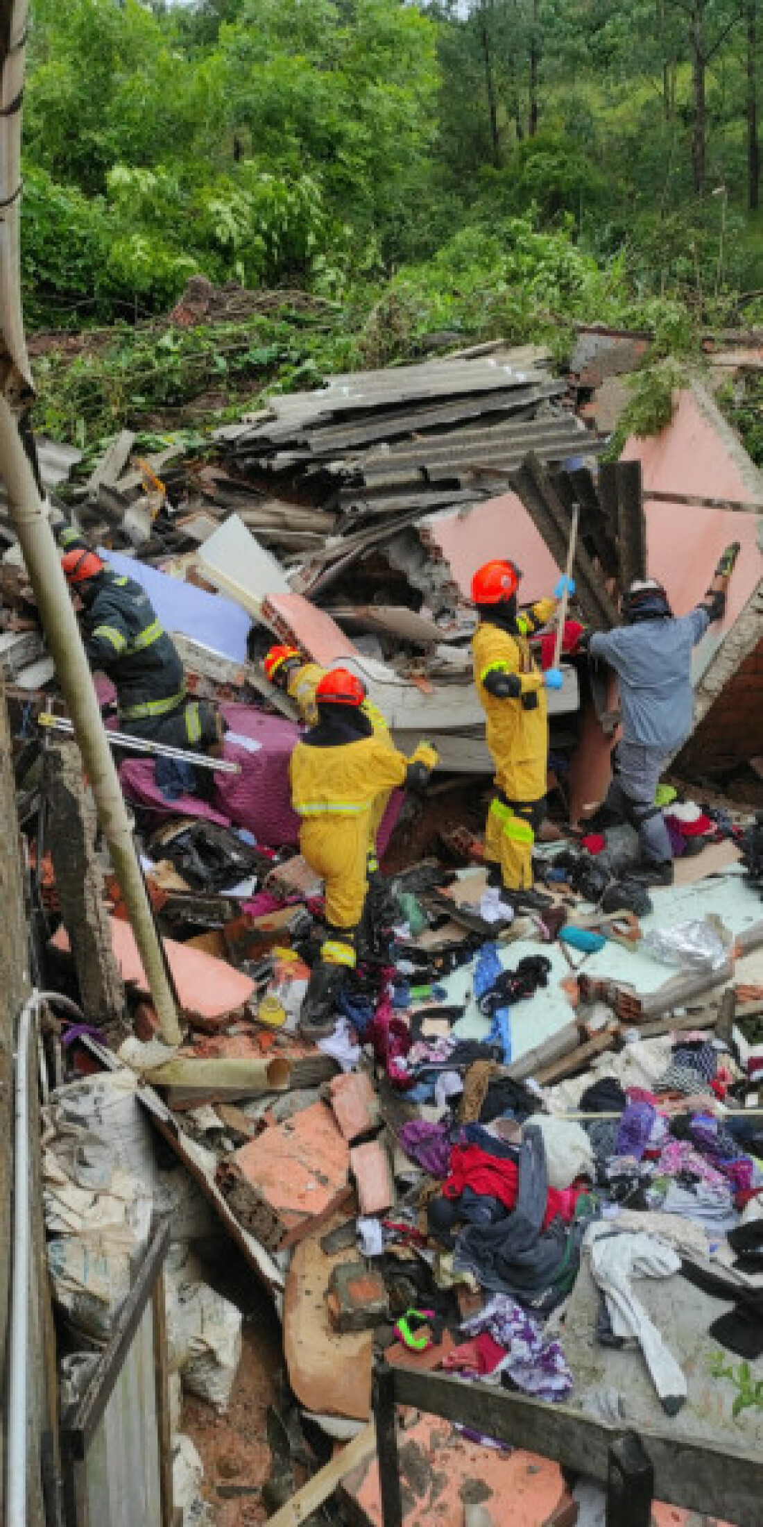 Ferraz registra deslizamento na Vila São Paulo