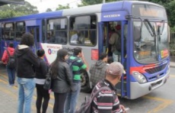 Vereador quer ar-condicionado em ônibus