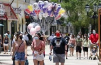 Flórida supera marca de 300 mil casos de Covid-19