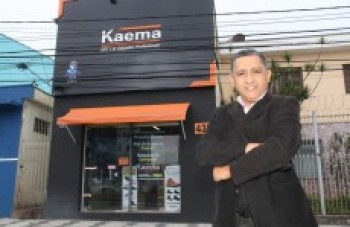 Calçados profissionais são diferenciais nas lojas Kaema