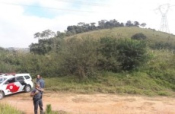 Suspeito morre em tiroteio com a PM