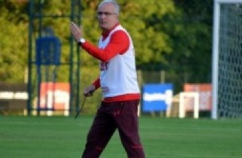 Dorival admite ter muita dificuldade na escalação
