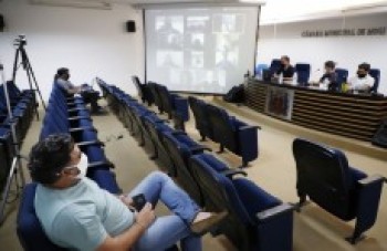 CEV e colégios particulares debatem retorno das aulas