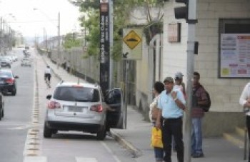 Vereador quer bolsão de veículos em estação