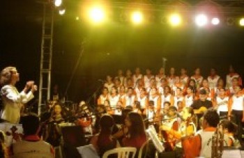 Coral Canarinhos do Itapety recebe moção de aplausos