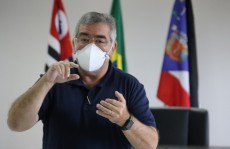 Secretário afasta risco de ocupação de UTI chegar a 80%