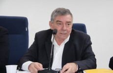 Prefeitura discute Uber com taxistas