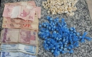 Jovem é detido com meio quilo de drogas