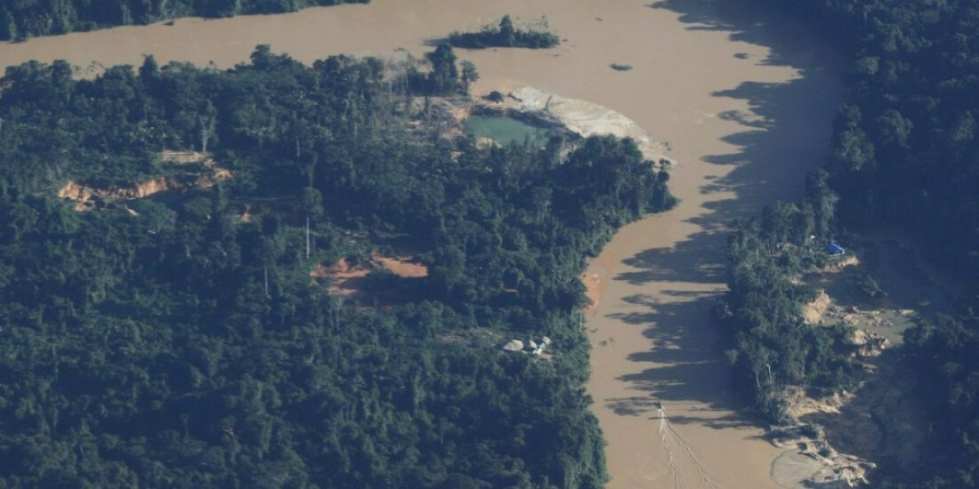 Ibama e Funai revistam garimpeiros na saída de terra Yanomami