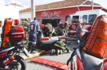 Acidente no centro deixa dois feridos