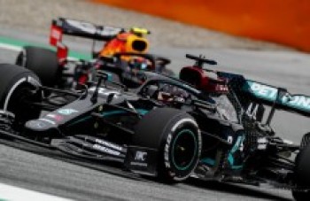 Valtteri Bottas abre temporada na pole