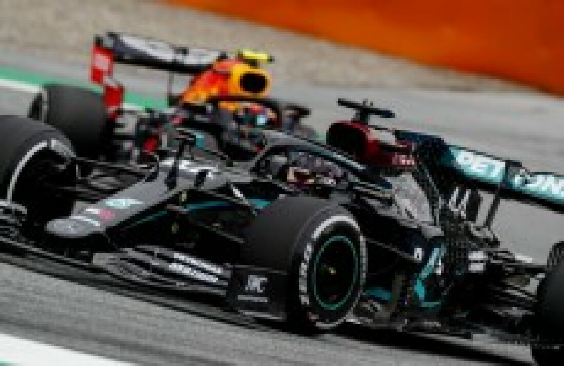 Valtteri Bottas abre temporada na pole