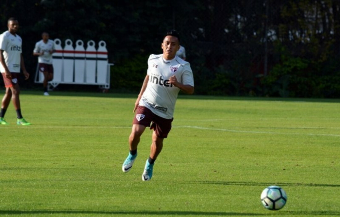 Dorival garante que Cueva permanecerá no São Paulo