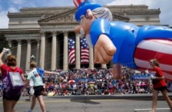 Donald Trump quer festejar o 4 de julho