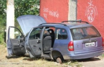 GCM recupera automóvel roubado