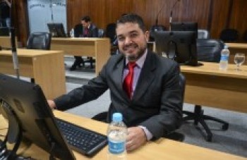 Políticos repercutem definição de data da eleição para novembro