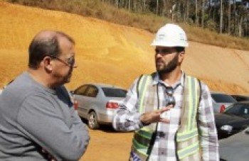 Prefeito e equipe vistoriam obras do Rodoanel Norte