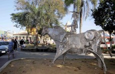 Obras de Lúcio Bittencourt ocupam centro de Itaquá