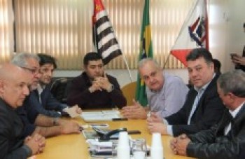 Ashiuchi anuncia novo asfalto à avenida Francisco Marengo