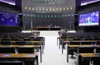 Adiamento das eleiçõesé aprovado na Câmara