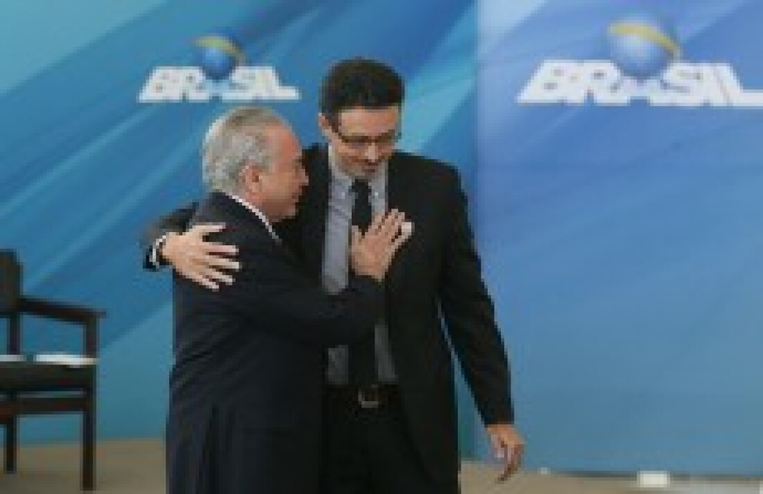 Leitão evita falar de acusação contra Temer