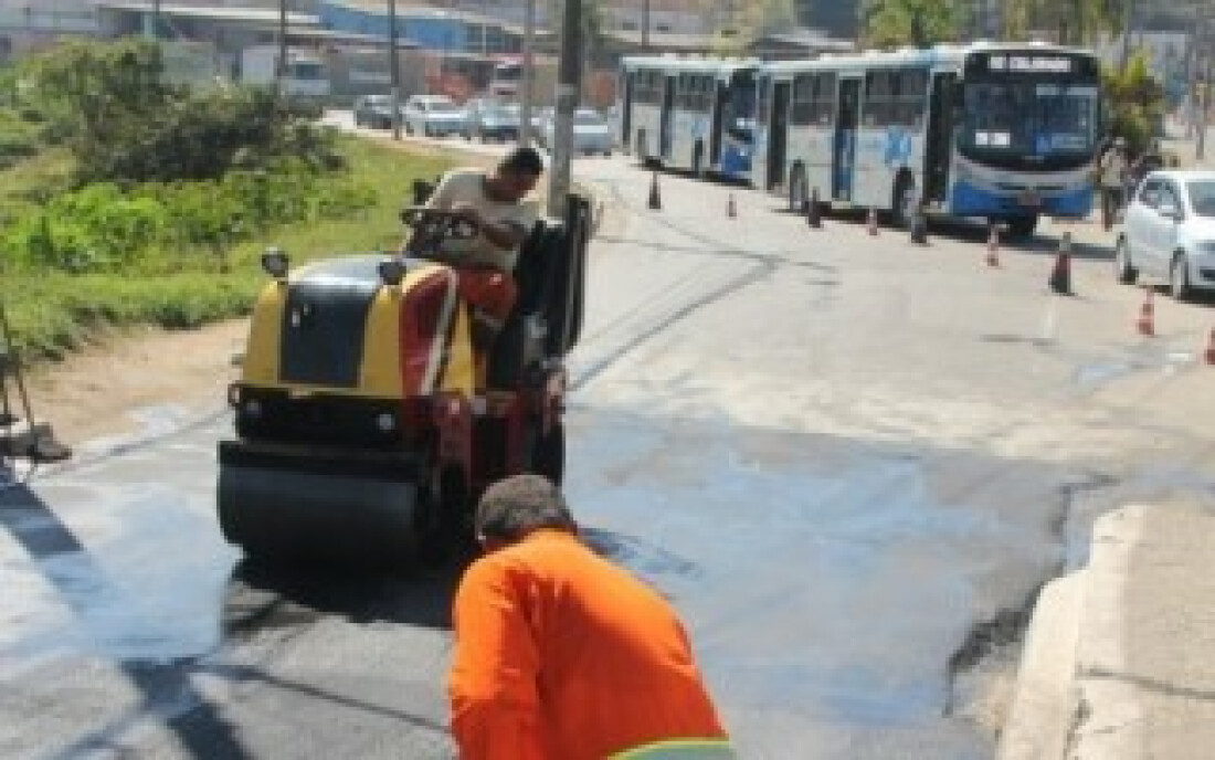 Buraco é fechado em ponte sobre o Tietê: