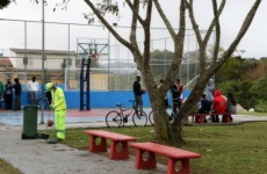 Programa entrega 9º campo de futebol