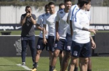 Timão aposta no jogo coletivo para vencer o Flamengo hoje