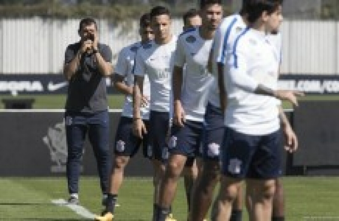 Timão aposta no jogo coletivo para vencer o Flamengo hoje