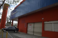 Extra fecha supermercado da rua Campos Salles, no centro