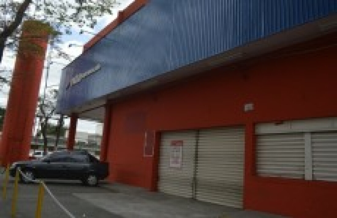 Extra fecha supermercado da rua Campos Salles, no centro