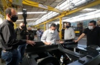 Prefeito acompanha ampliação de empresa