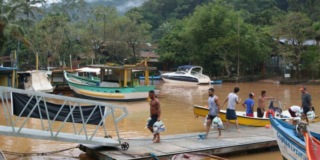 Petrobras doa combustível para aeronaves de resgate em SP