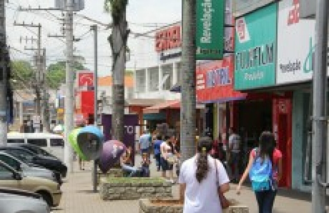 Projeto regulamenta som em frente aos comércios
