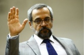 MEC confirma que Weintraub viajou aos EUA