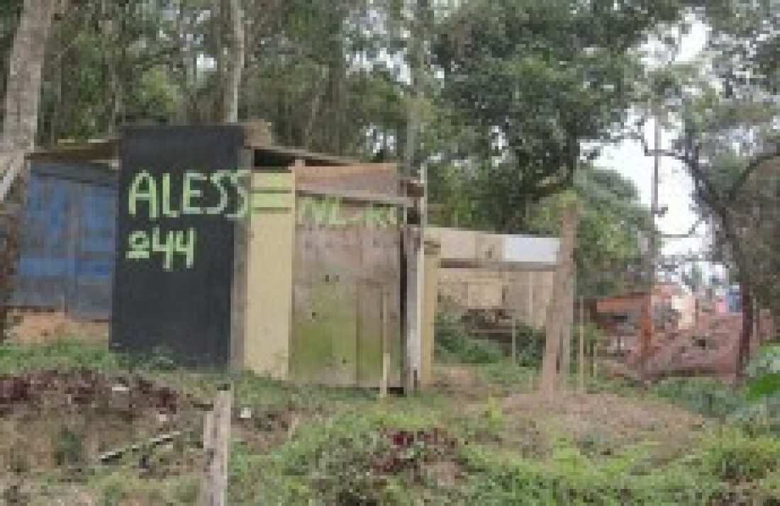 Rio Abaixo vive tomado por lixo e ocupações irregulares