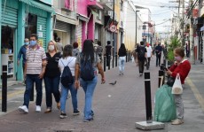Após retomada, falta de espaço entre pessoas é maior problema