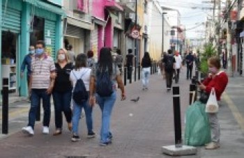 Após retomada, falta de espaço entre pessoas é maior problema
