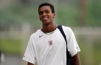 Corinthians confirma Jô até o final de 2023