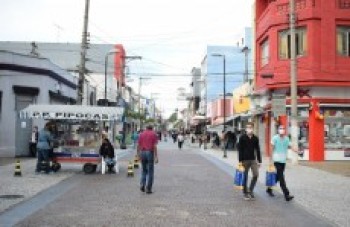 Estabelecimento é multado por atendimento irregular