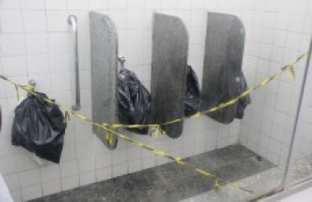 Falta de reparos em sanitários é alvo de queixas