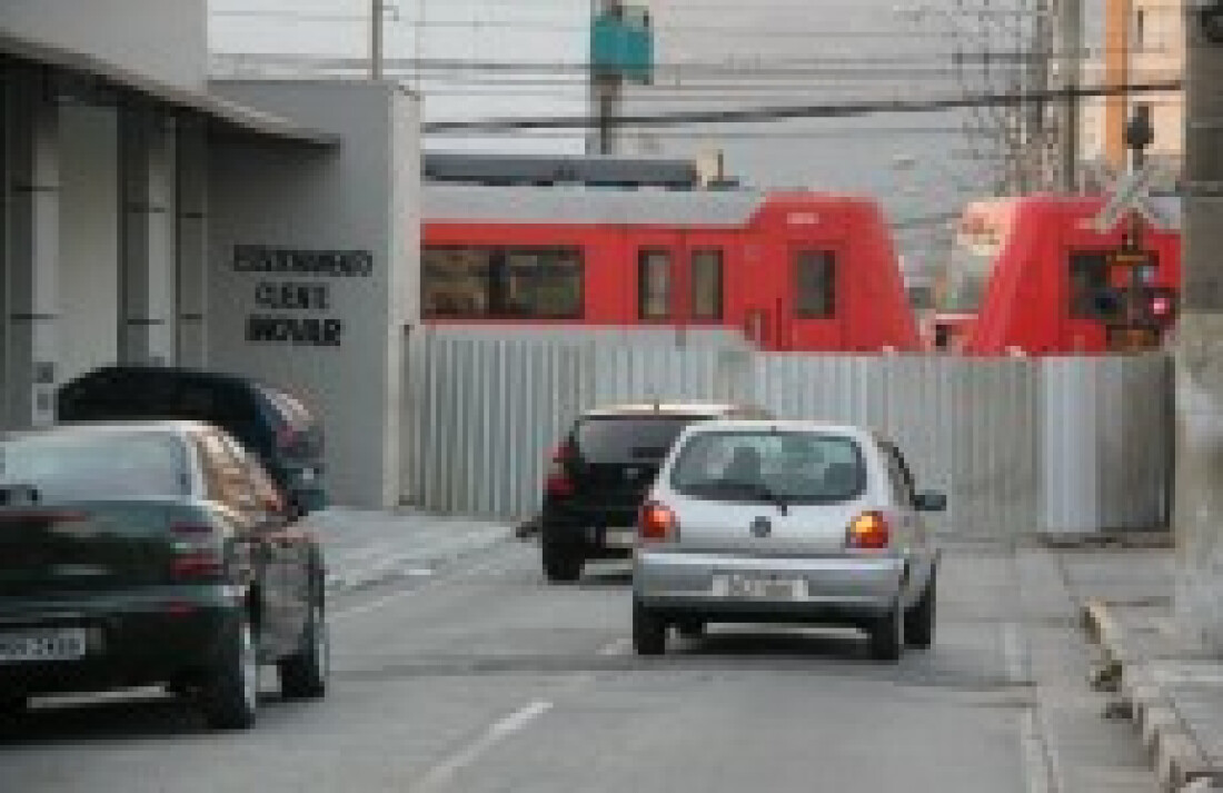 Prefeito volta atrás e reabre passagem da rua Dr. Deodato