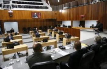 Vereadores cobram obras acessórias na Sacadura