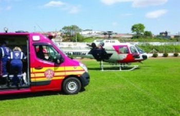 Ciclista sofre ferimentos graves em acidente com caminhão: