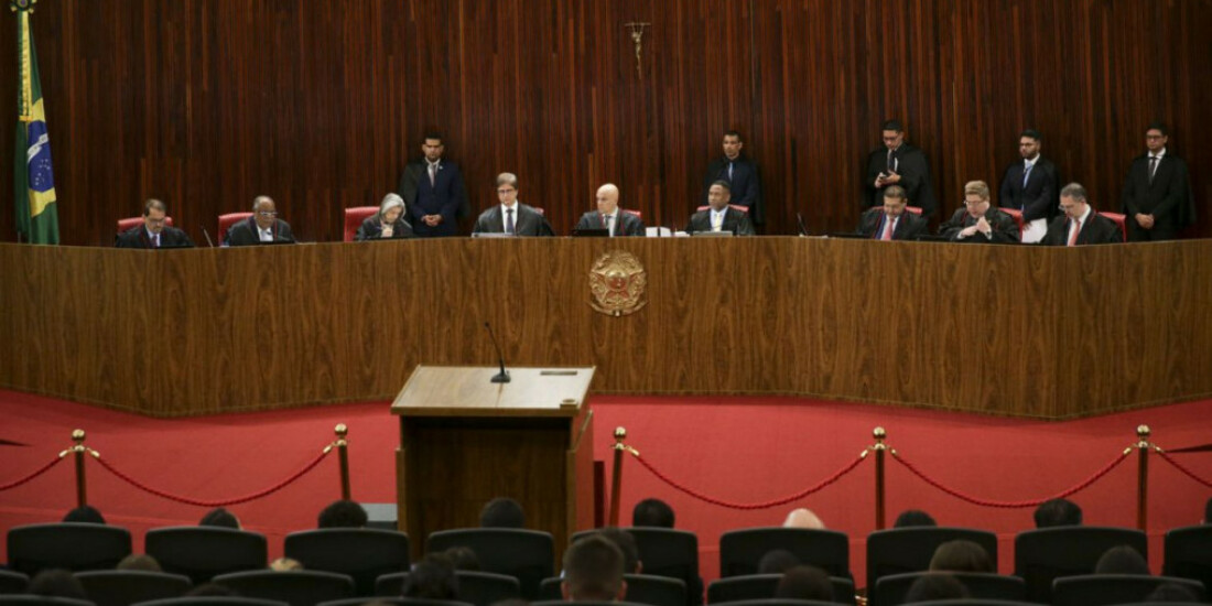 TSE começa sessão que pode levar à inelegibilidade de Bolsonaro