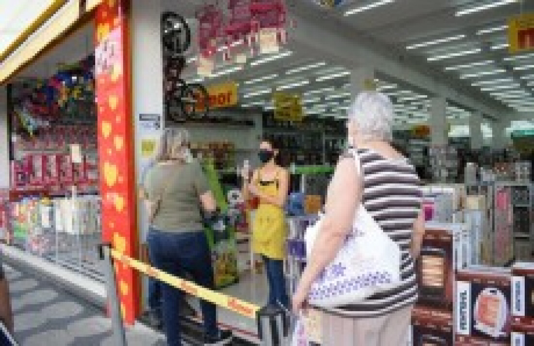 Retorno do comércio ocorre sob cuidados para evitar a Covid-19