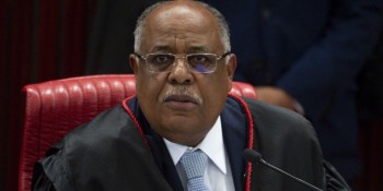 TSE encerra primeiro dia de julgamento de ação contra Bolsonaro 